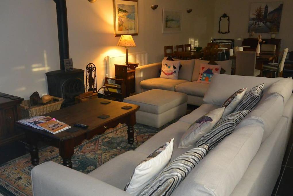 Hillfields Farm Barn - A Rural Equestrian Escape Apartment โคเวนทรี ภายนอก รูปภาพ