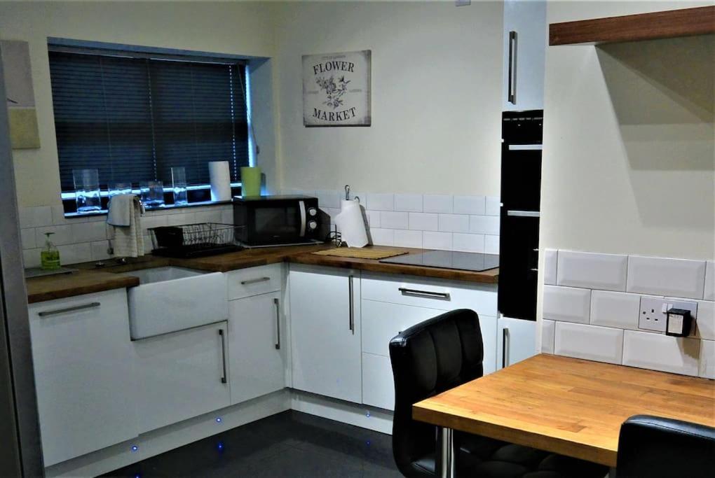 Hillfields Farm Barn - A Rural Equestrian Escape Apartment โคเวนทรี ภายนอก รูปภาพ