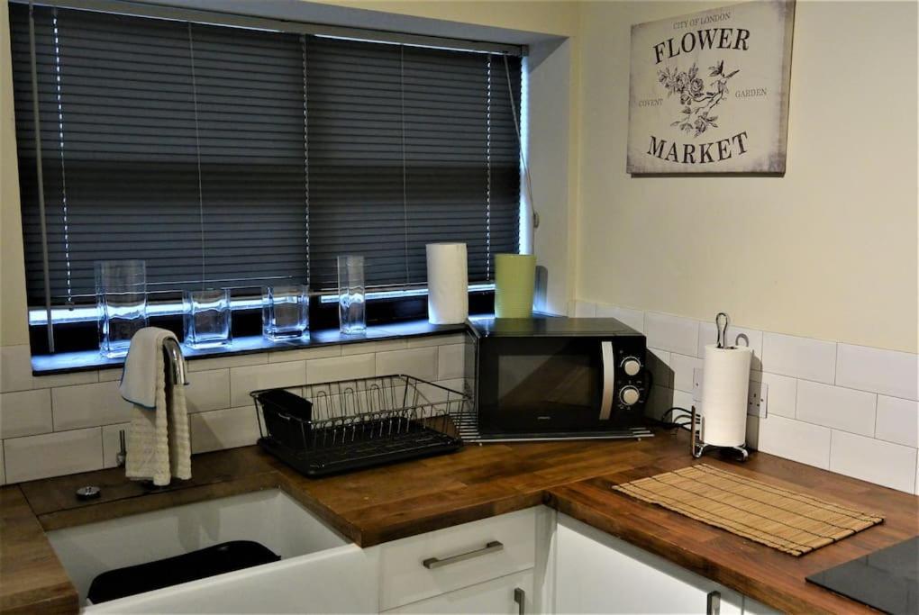 Hillfields Farm Barn - A Rural Equestrian Escape Apartment โคเวนทรี ภายนอก รูปภาพ