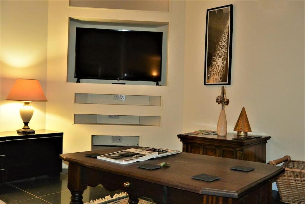 Hillfields Farm Barn - A Rural Equestrian Escape Apartment โคเวนทรี ภายนอก รูปภาพ