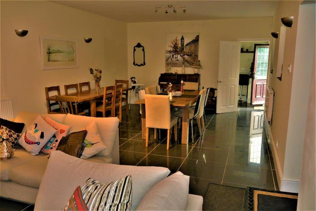 Hillfields Farm Barn - A Rural Equestrian Escape Apartment โคเวนทรี ภายนอก รูปภาพ