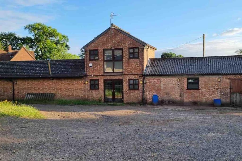 Hillfields Farm Barn - A Rural Equestrian Escape Apartment โคเวนทรี ภายนอก รูปภาพ